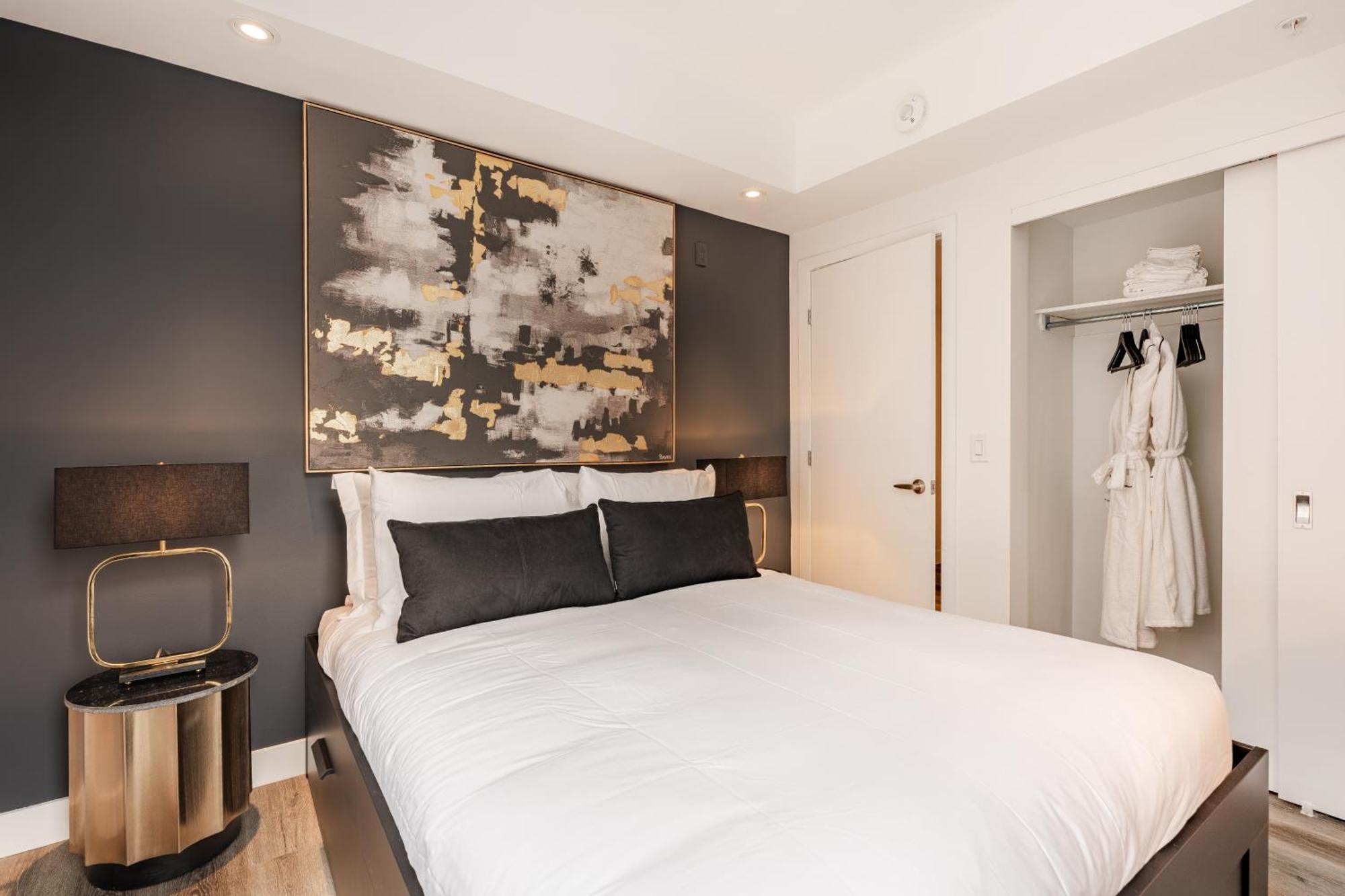 Westview Luxury Suites Ottawa Bagian luar foto
