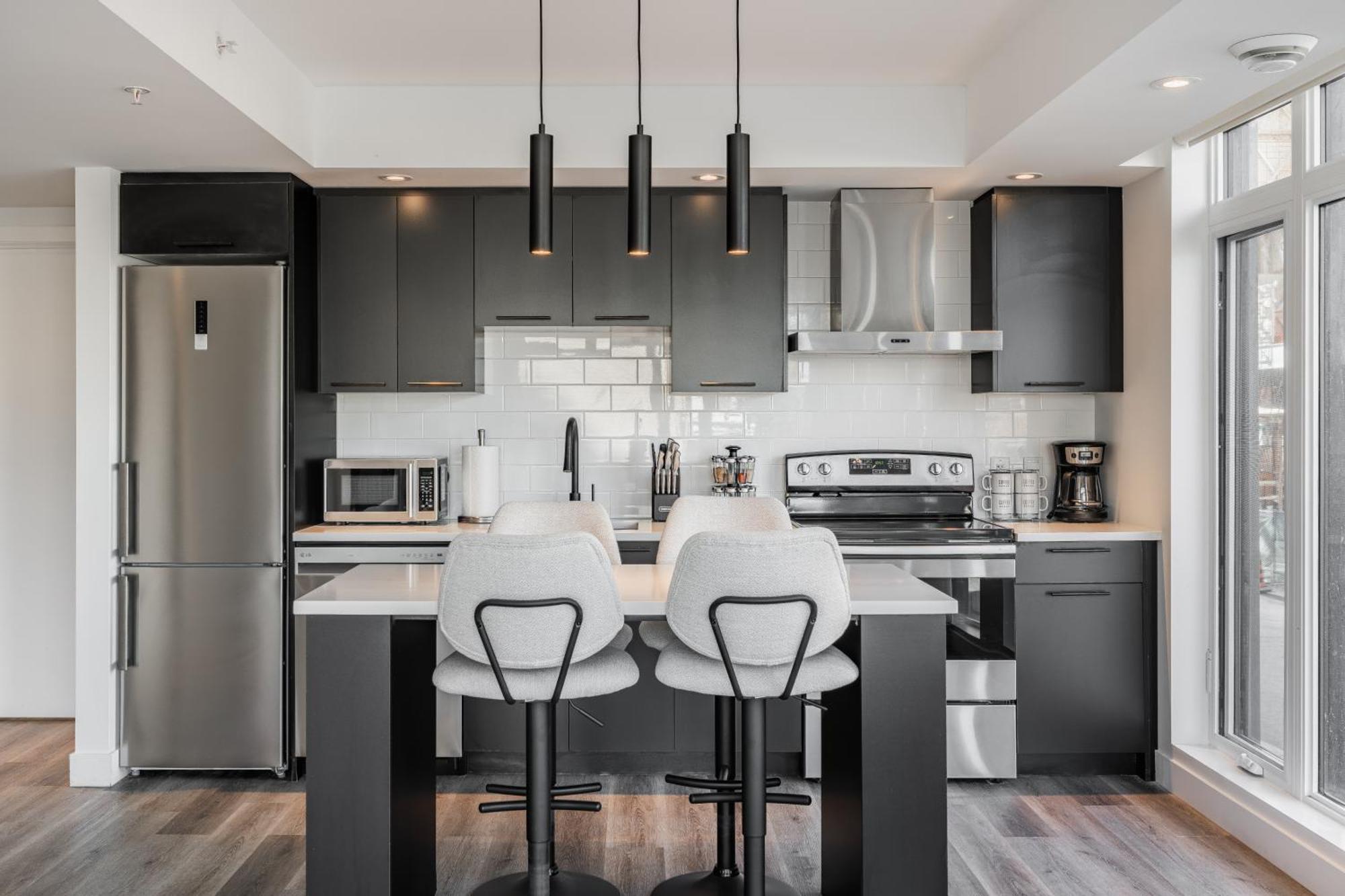 Westview Luxury Suites Ottawa Bagian luar foto