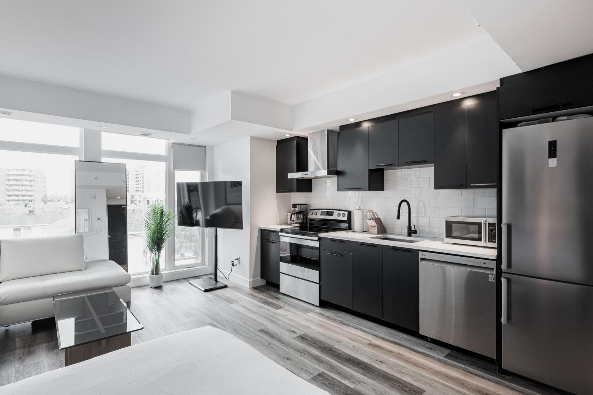 Westview Luxury Suites Ottawa Bagian luar foto