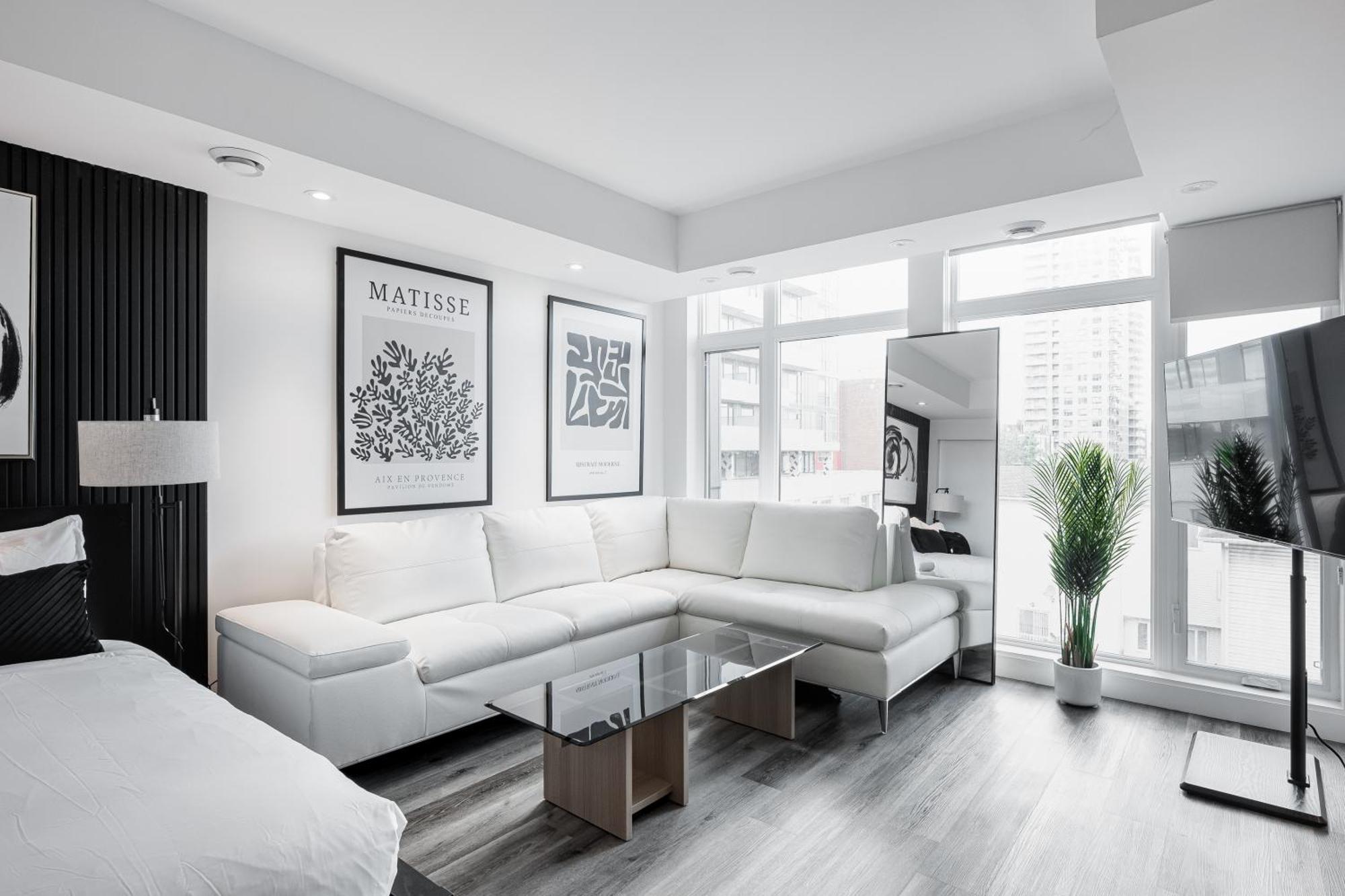 Westview Luxury Suites Ottawa Bagian luar foto