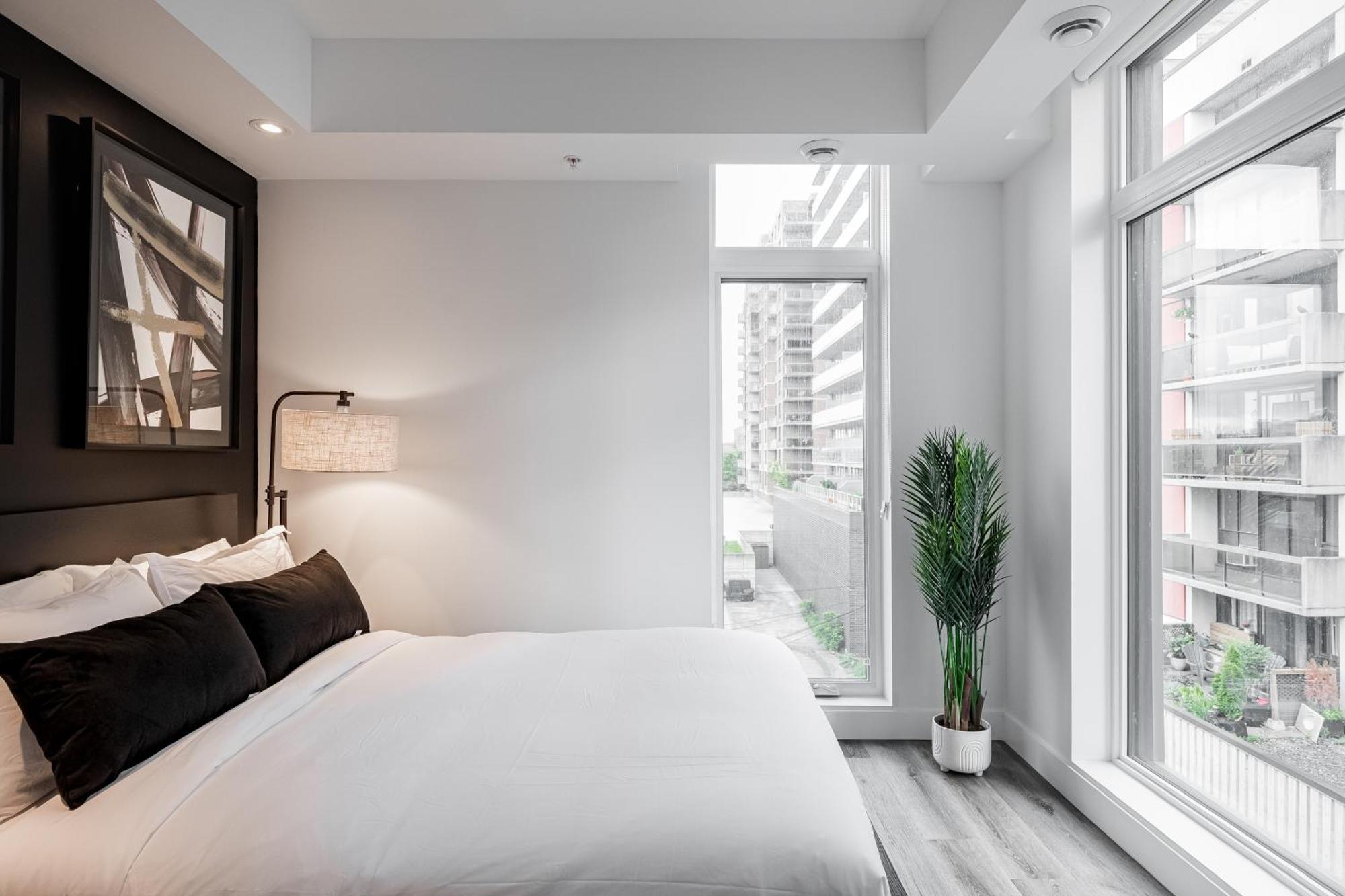 Westview Luxury Suites Ottawa Bagian luar foto