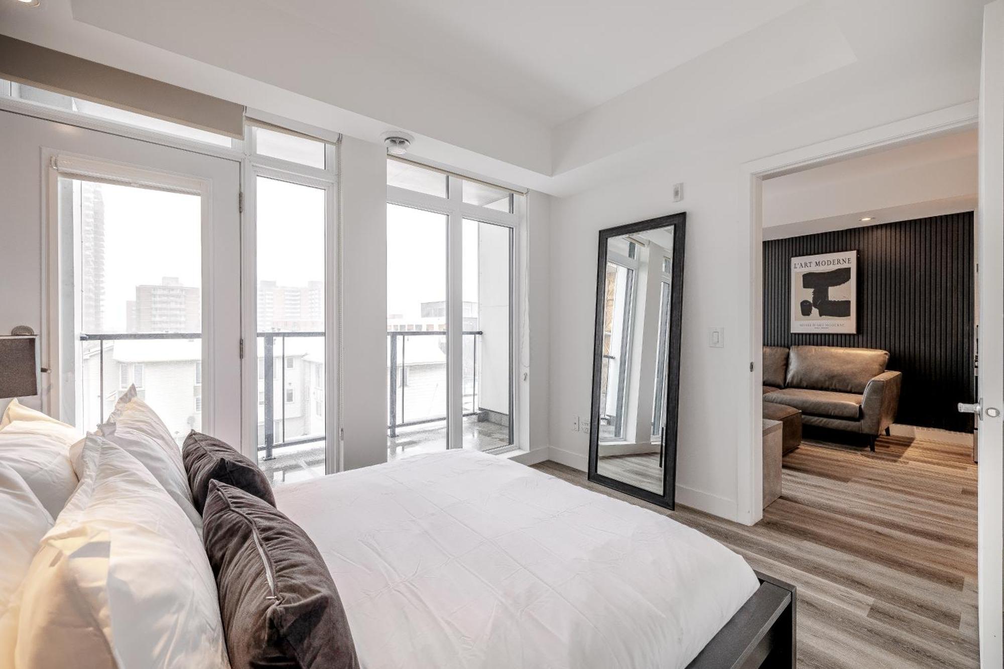 Westview Luxury Suites Ottawa Bagian luar foto