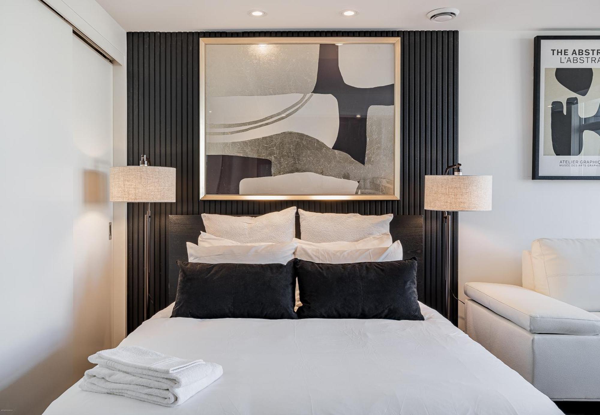 Westview Luxury Suites Ottawa Bagian luar foto