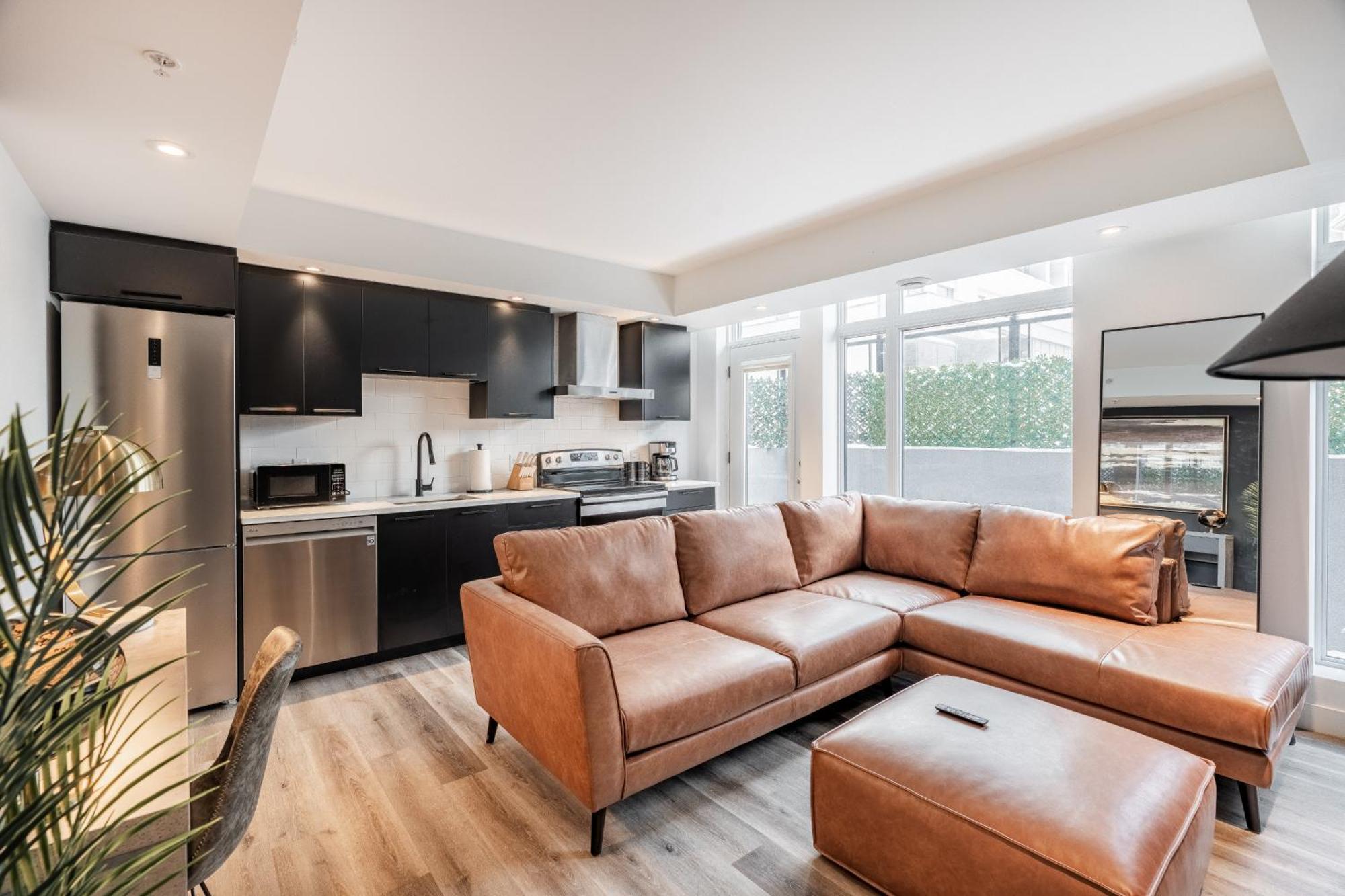 Westview Luxury Suites Ottawa Bagian luar foto