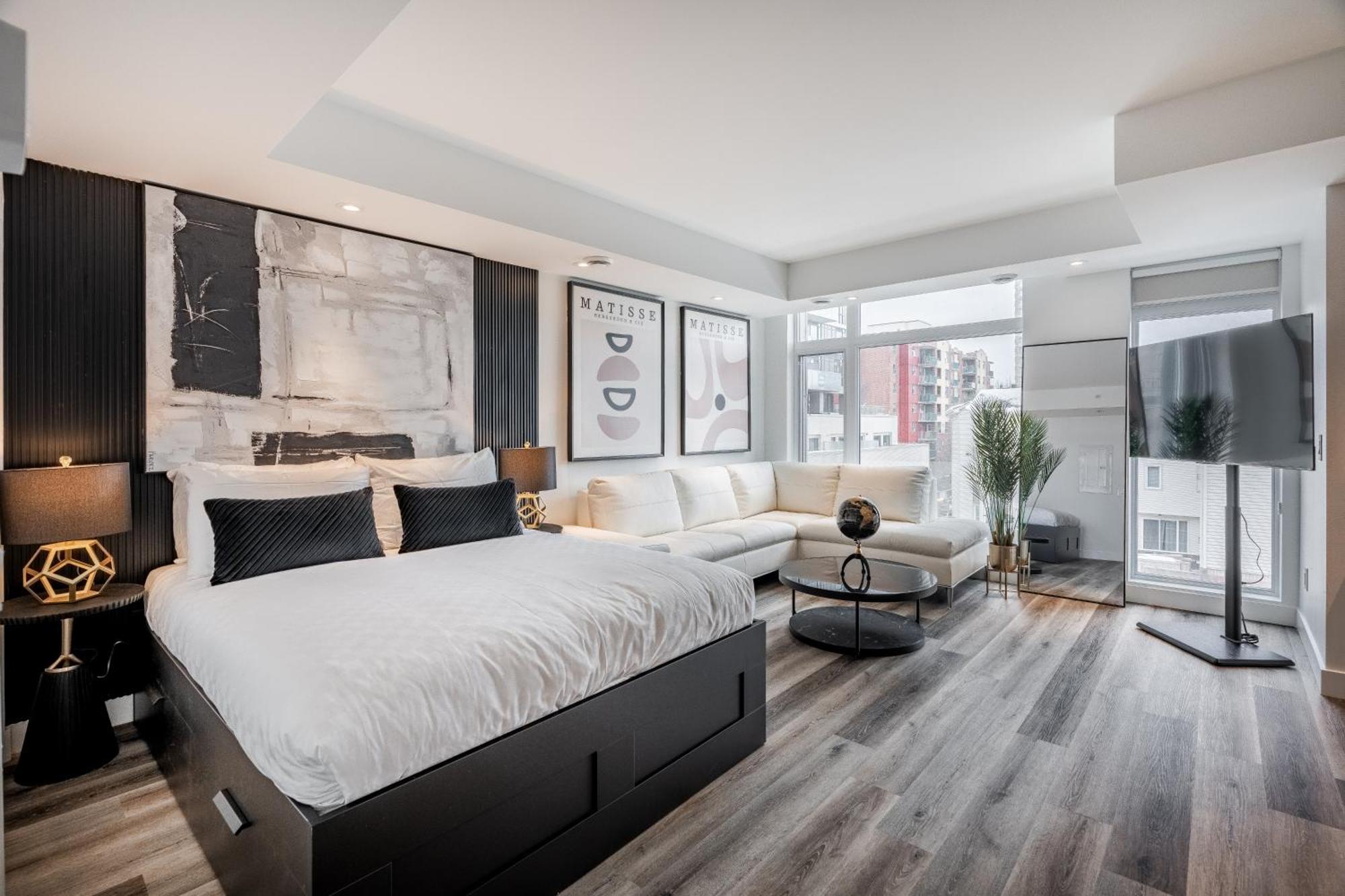 Westview Luxury Suites Ottawa Bagian luar foto