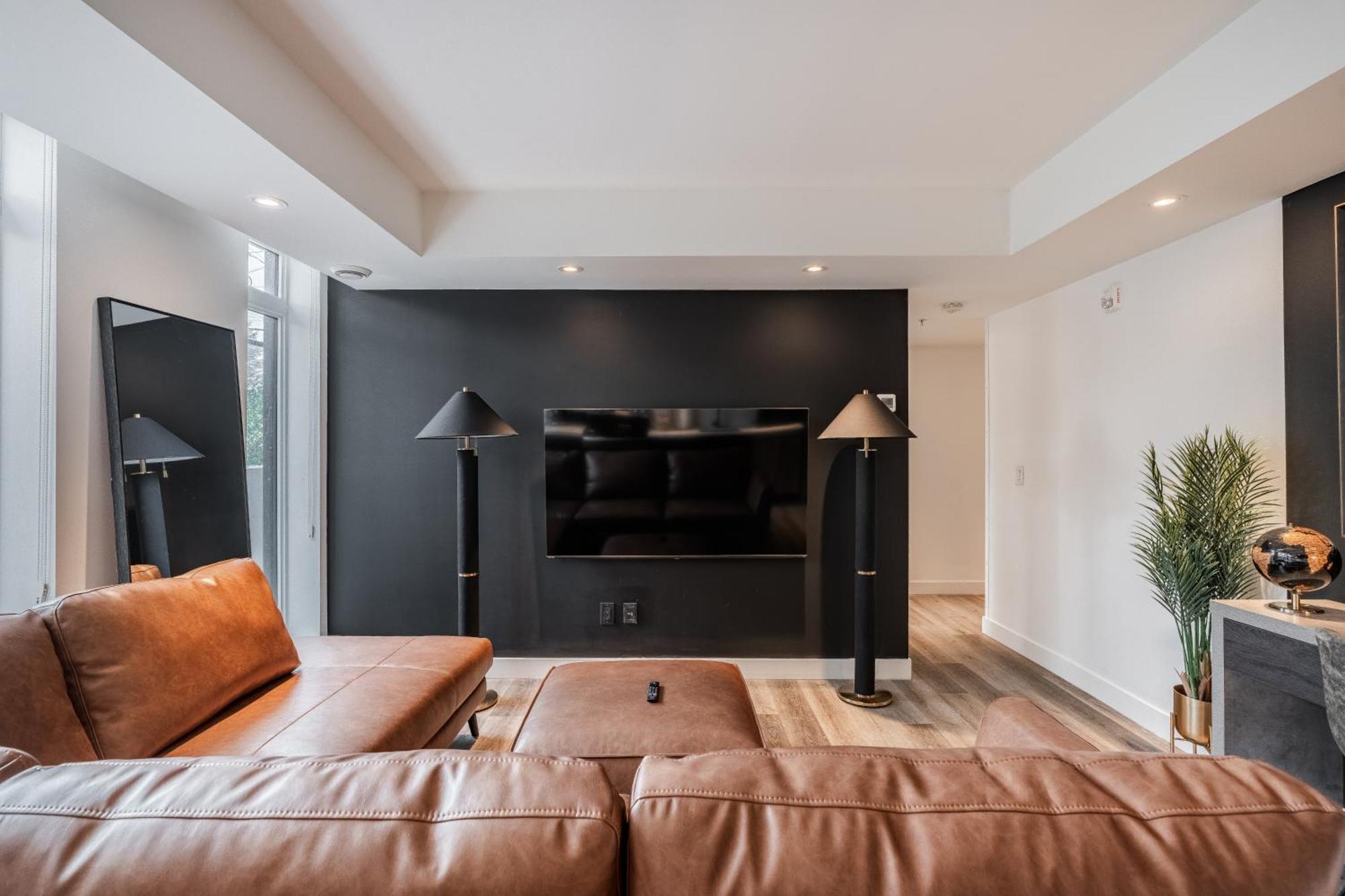 Westview Luxury Suites Ottawa Bagian luar foto