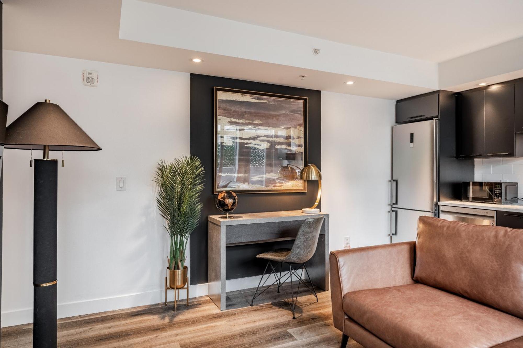 Westview Luxury Suites Ottawa Bagian luar foto