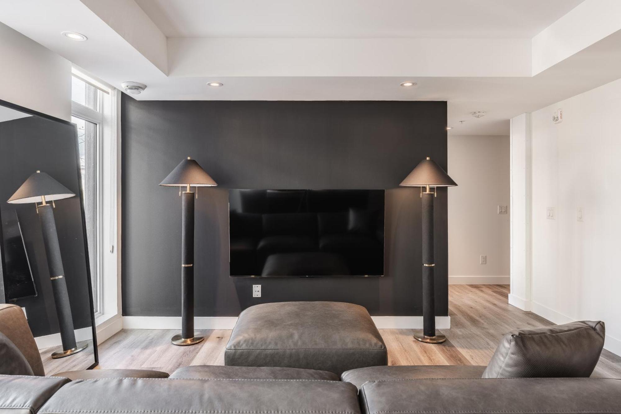 Westview Luxury Suites Ottawa Bagian luar foto