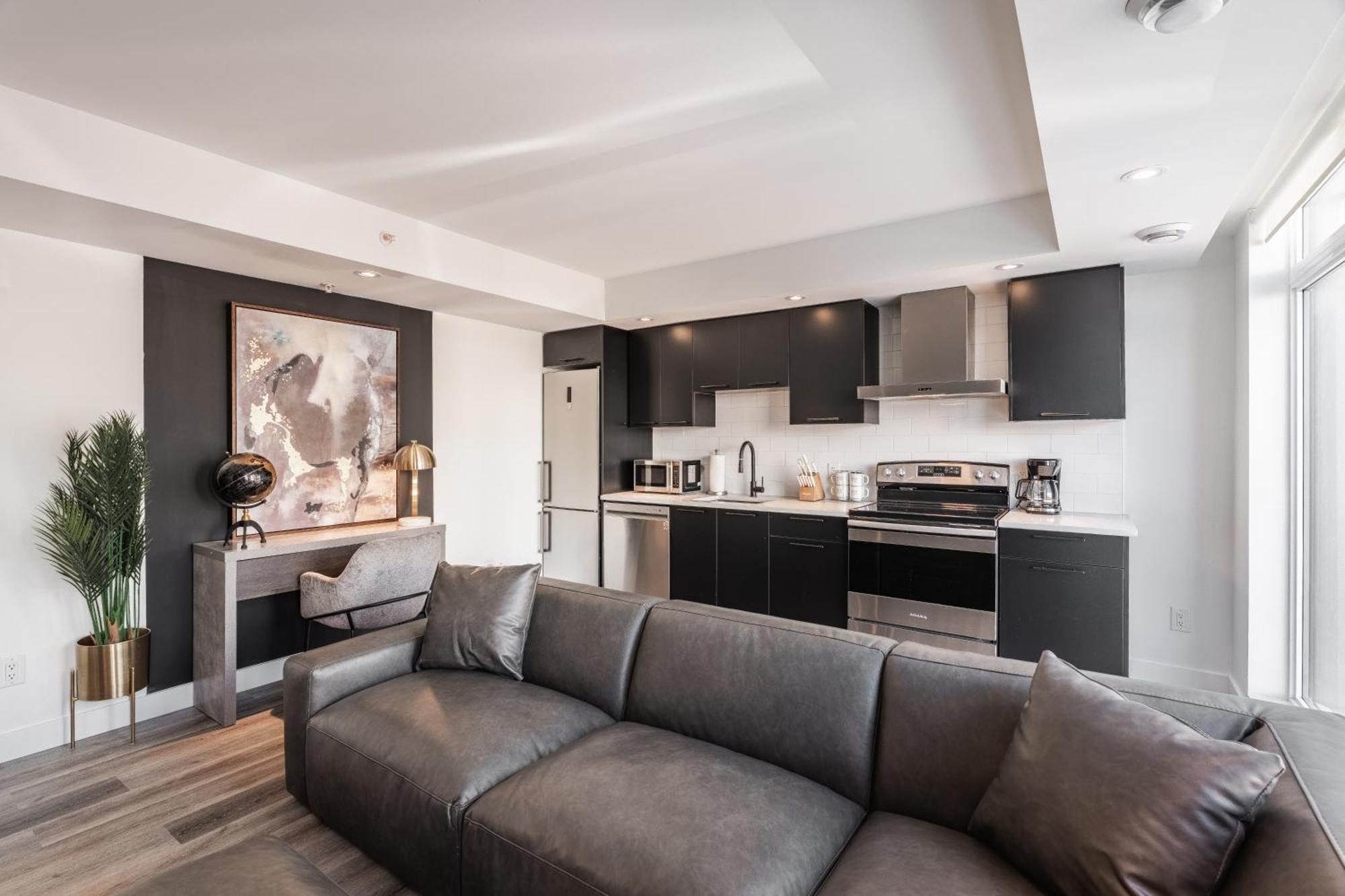 Westview Luxury Suites Ottawa Bagian luar foto