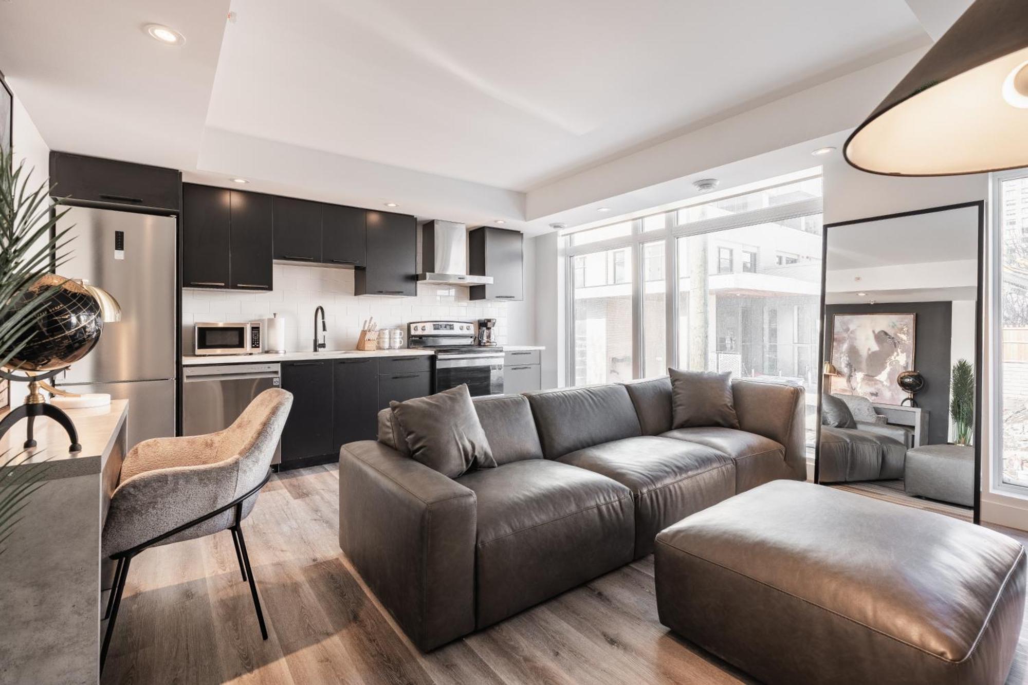 Westview Luxury Suites Ottawa Bagian luar foto