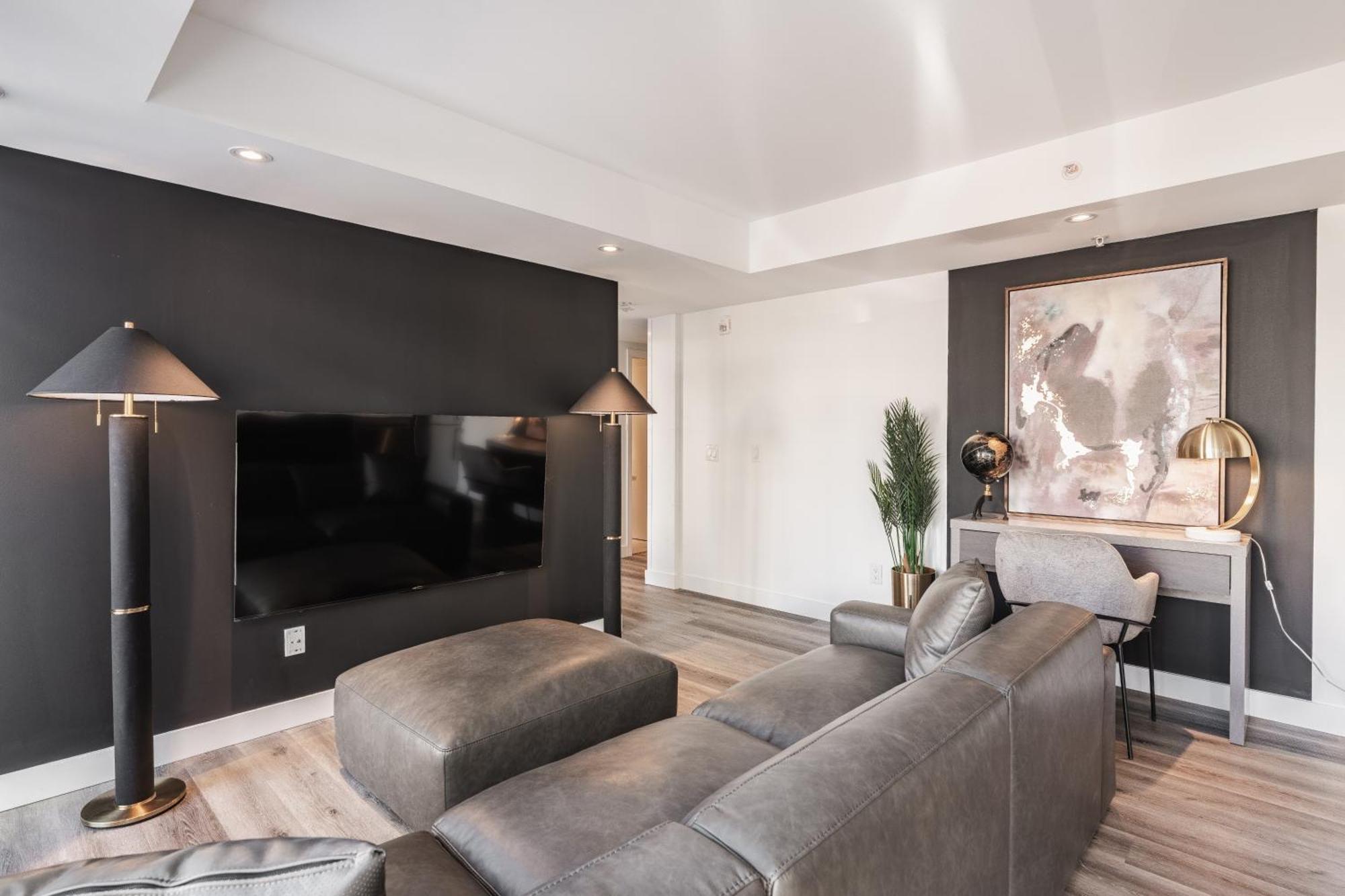 Westview Luxury Suites Ottawa Bagian luar foto