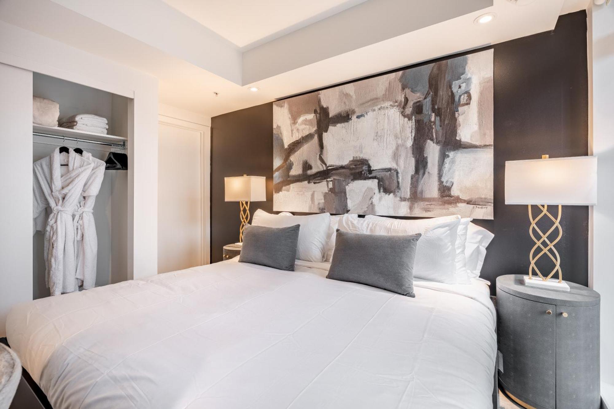 Westview Luxury Suites Ottawa Bagian luar foto